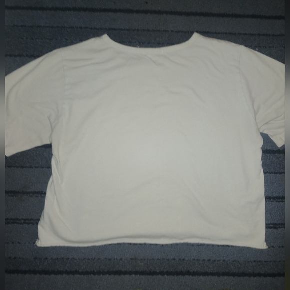 LIKE NEW Altar'd State Cropped Graphic Tee XS - Picture 2 of 3